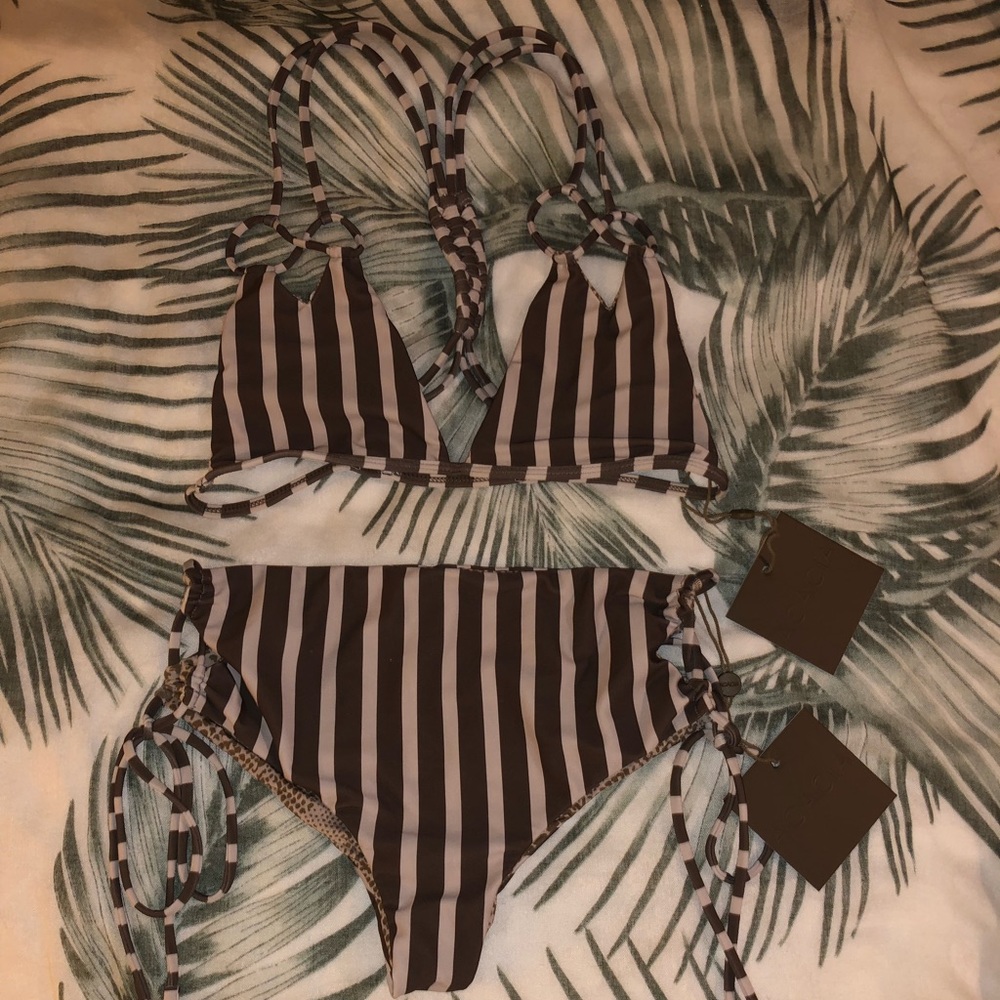 ACACIA set in Upper East Side